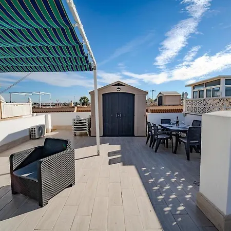 Spacious 3-bed With Stunning Views Apartament *