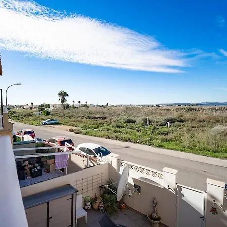 Spacious 3-bed With Stunning Views Apartament